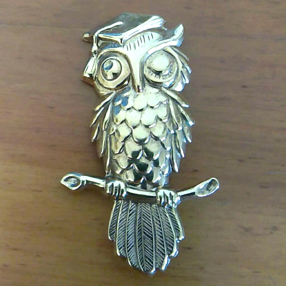 Owl Brooch Gold Tone